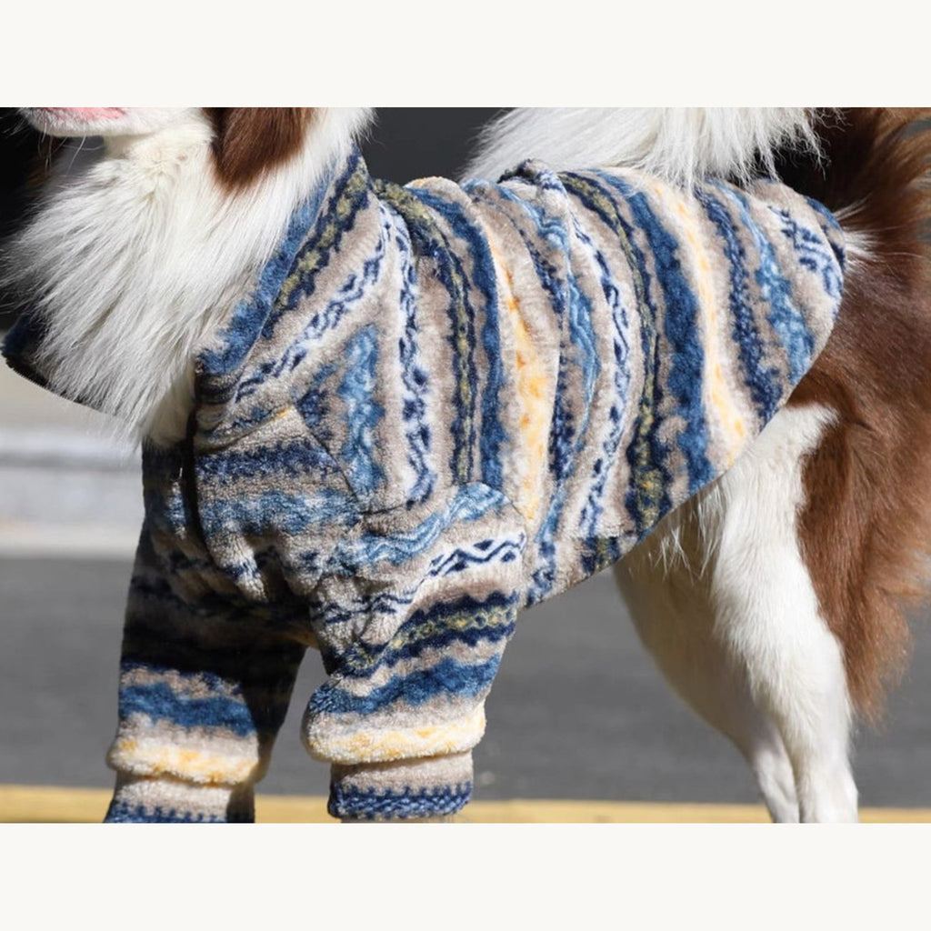Close-up of the striped fleece over the dog's back and front leg