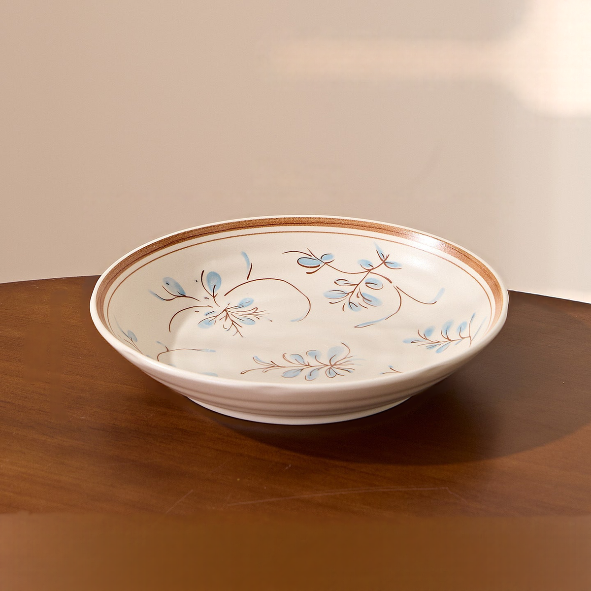 Simple Retro – 8 in Plate · 1 piece, on a table.