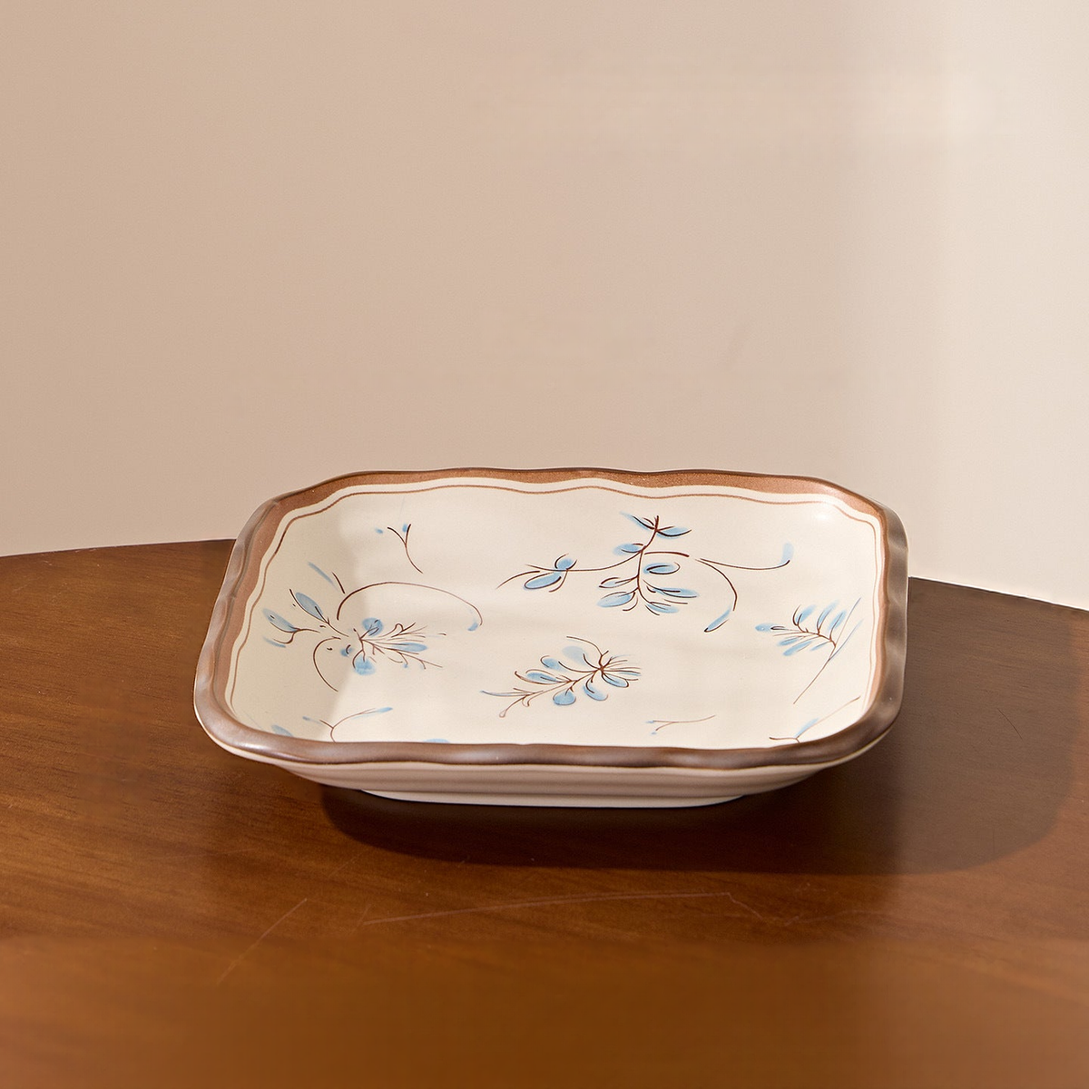 Simple Retro – 8.5 in Square Plate · 1 piece.
