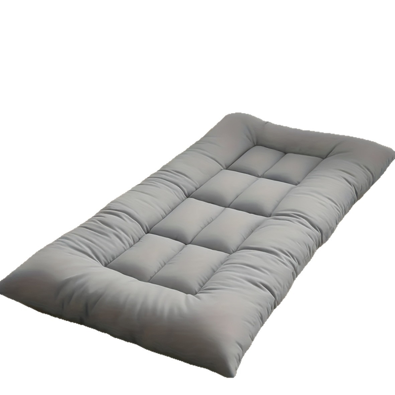 Oversized quilted dog mat: product on its own