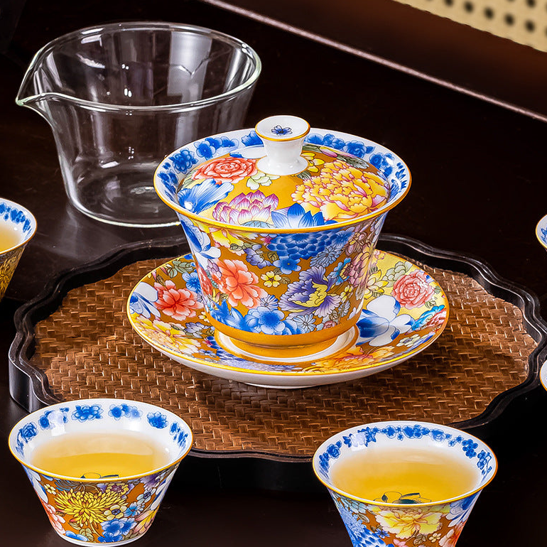 Gold-Edged Floral Tea Cup Set, a closer look at the pieces.