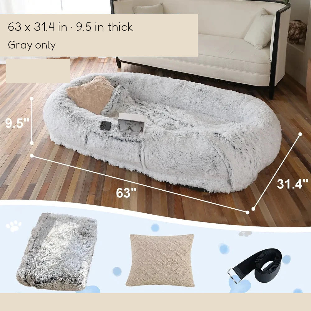 XL giant dog bed specifications: 63 × 31.4 in and 9.5 in thick, and what comes in the box - the bed, a blanket, a pillow and a strap