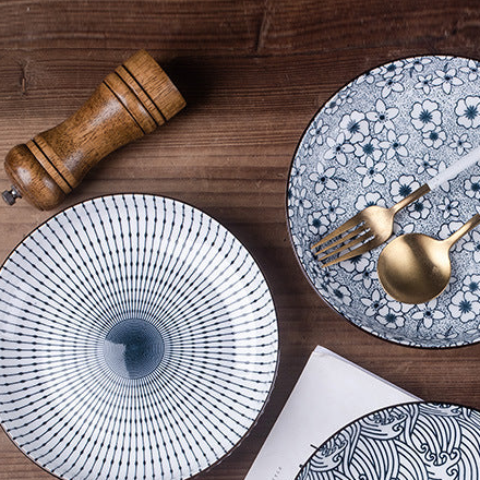 Yamada Japanese Dishes Set, a closer look at the pieces.